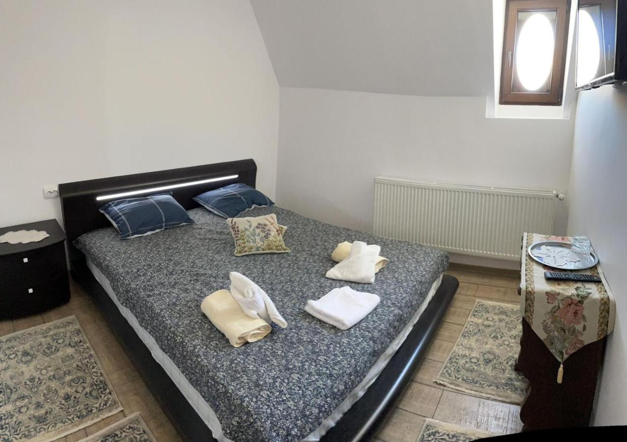 Hotel Casa Continentelor Câmpulung Zewnętrze zdjęcie