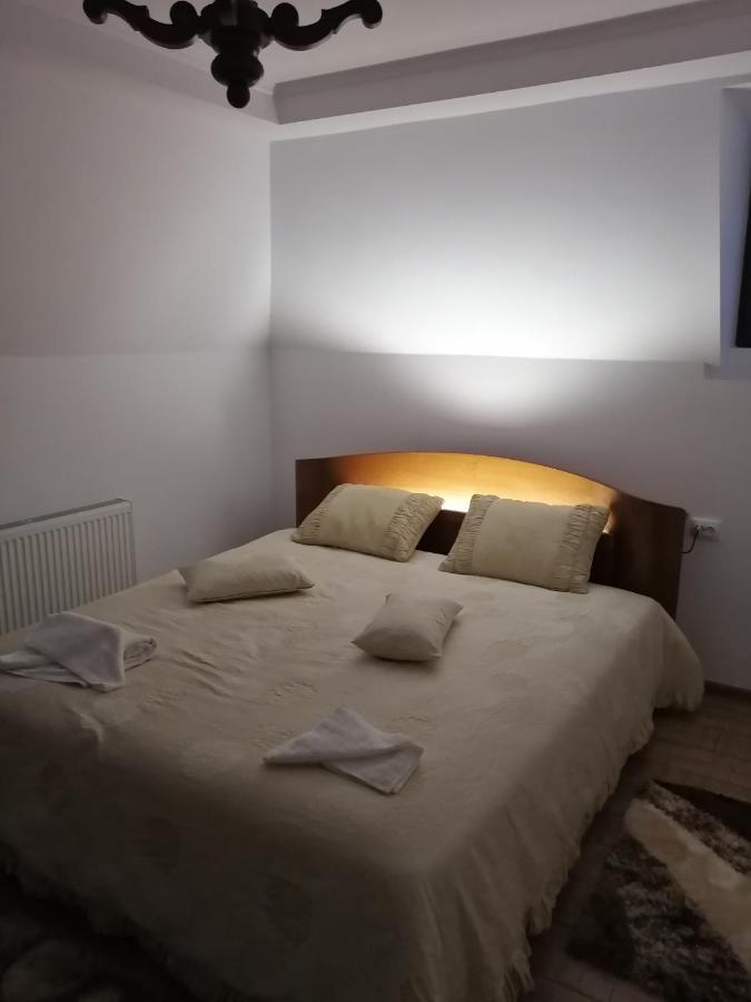 Hotel Casa Continentelor Câmpulung Zewnętrze zdjęcie