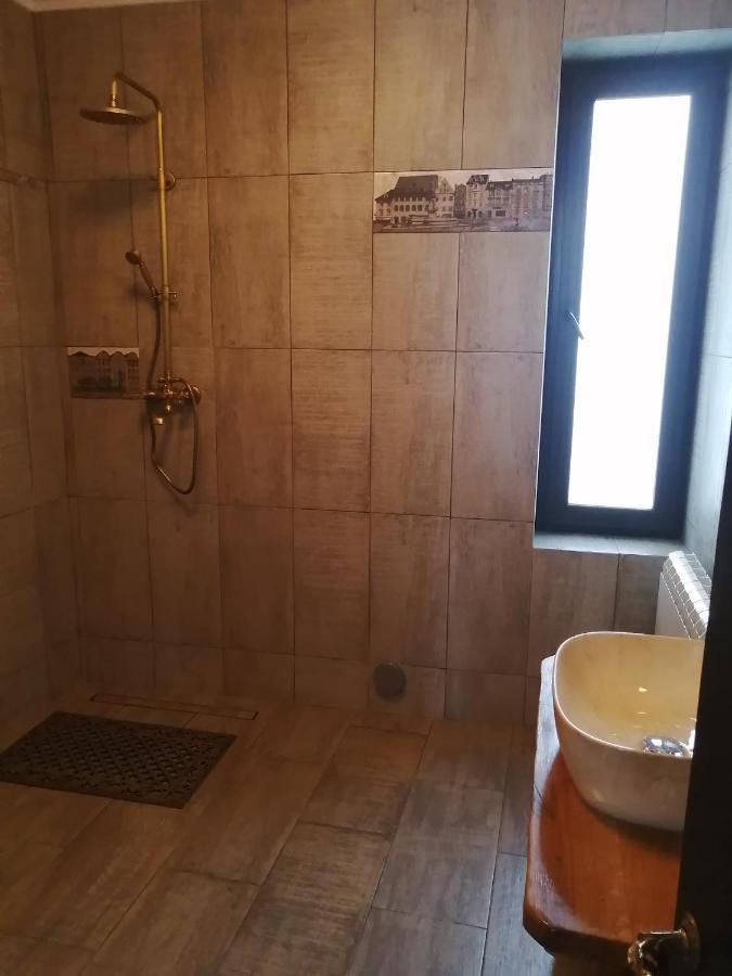 Hotel Casa Continentelor Câmpulung Zewnętrze zdjęcie