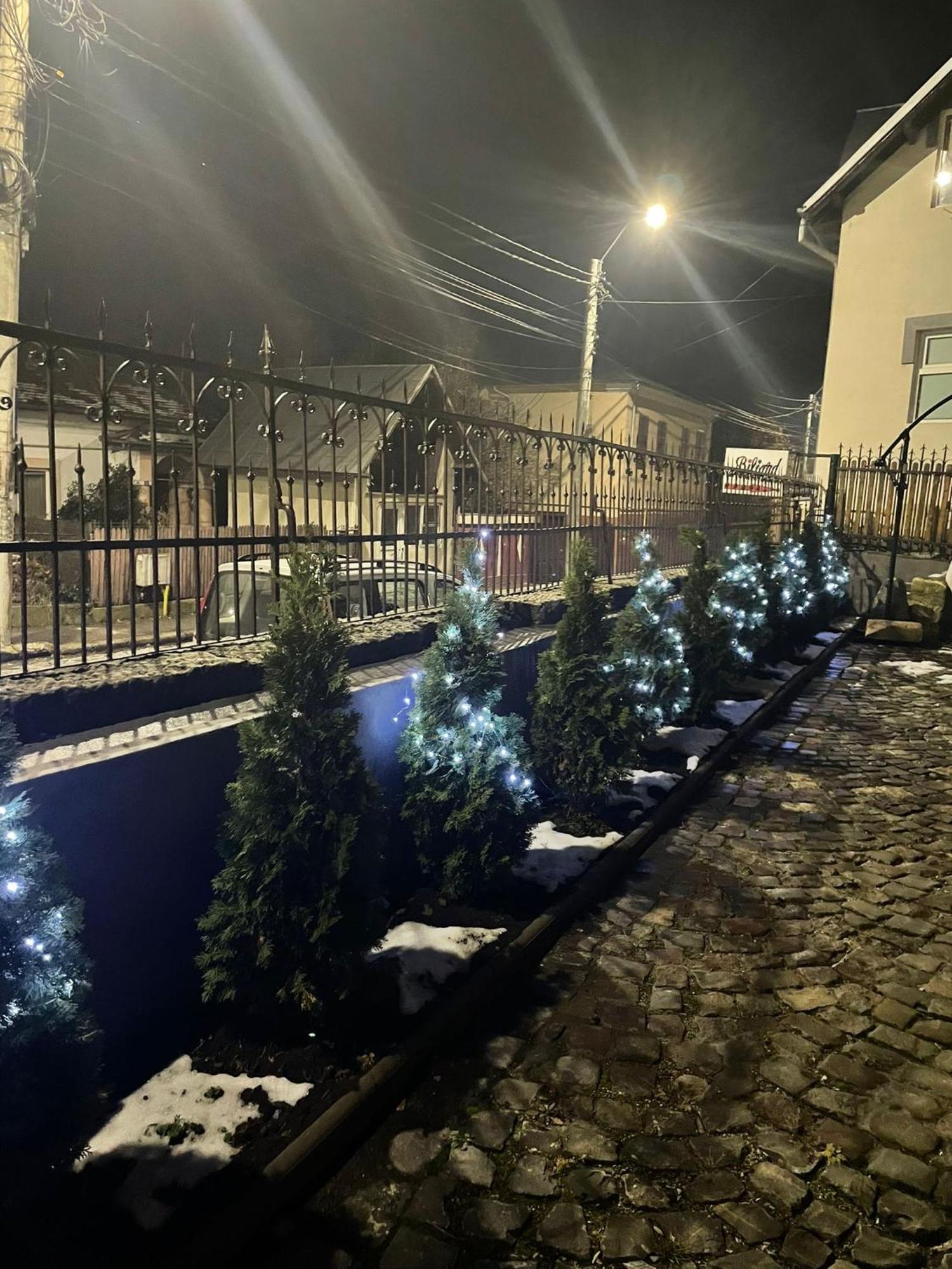 Hotel Casa Continentelor Câmpulung Zewnętrze zdjęcie