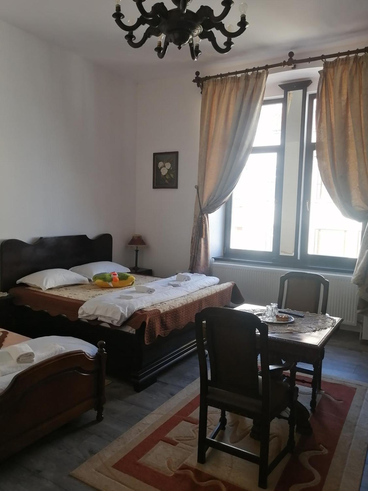 Hotel Casa Continentelor Câmpulung Zewnętrze zdjęcie