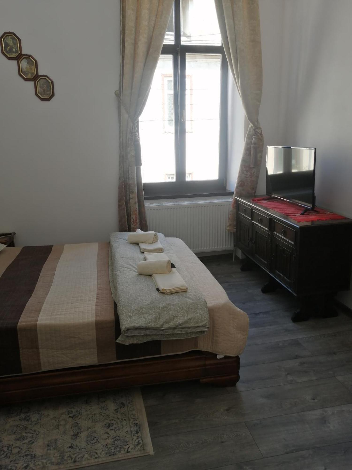 Hotel Casa Continentelor Câmpulung Zewnętrze zdjęcie