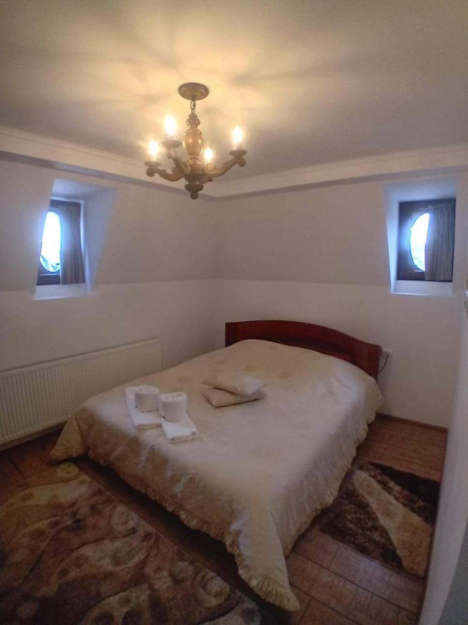 Hotel Casa Continentelor Câmpulung Zewnętrze zdjęcie